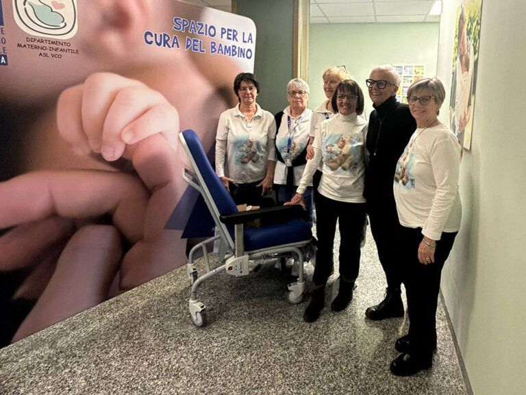Inaugurazione del nuovo Baby Pit Stop donato da ABIO Verbania al reparto Materno-Infantile dell’Ospedale Castelli di Verbania, team al completo